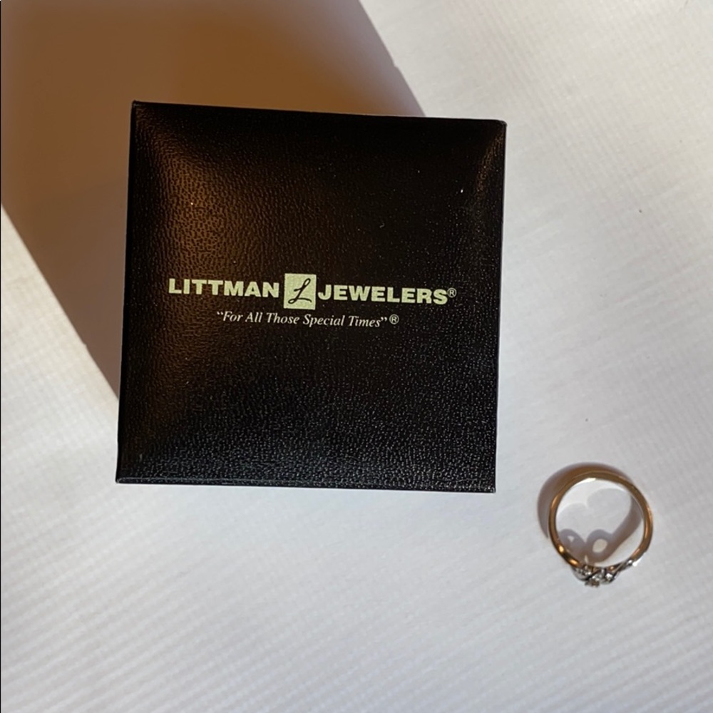 Littman Jewelers P4SR Silver Ring with Diamond